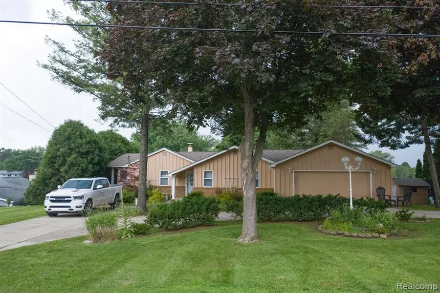 9117 EVEE Road, Clarkston, MI 48348