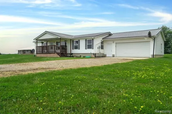 4715 WHEATLAND Road, Deckerville, MI 48427