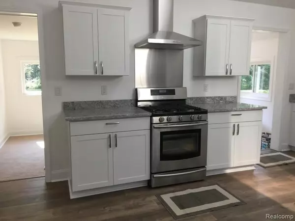 New Boston, MI 48164,24020 DUGAN Drive