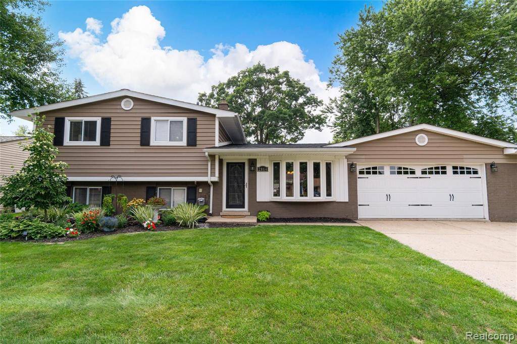 2864 ORENDA Street, MI 48382