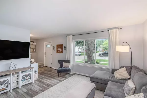 Clawson, MI,352 MASSOIT Street