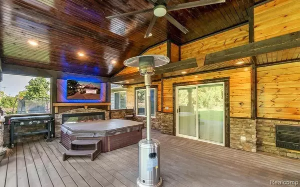 Linden, MI 48451,16168 VALCREST Drive