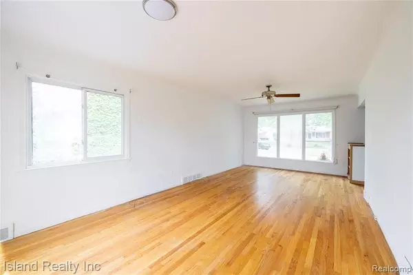 Trenton, MI 48183,3661 MARIAN Drive