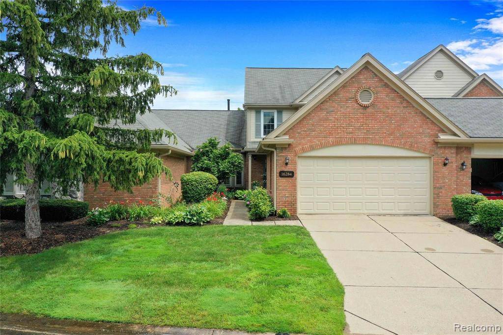 16284 COUNTRY KNOLL Drive, Northville, MI 48168