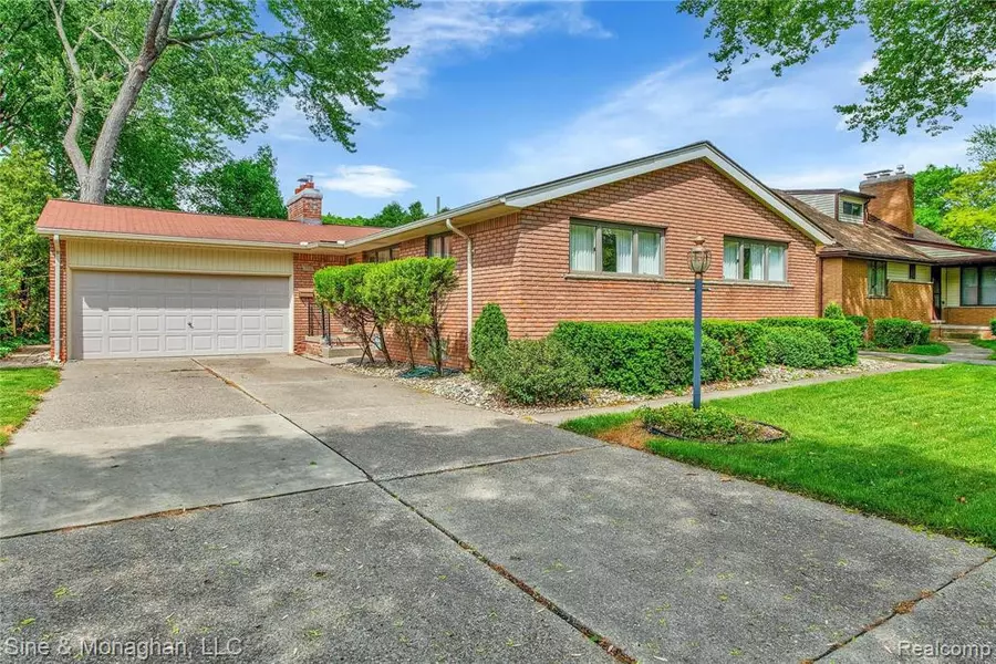 716 ANITA Avenue, Grosse Pointe Woods, MI 48236