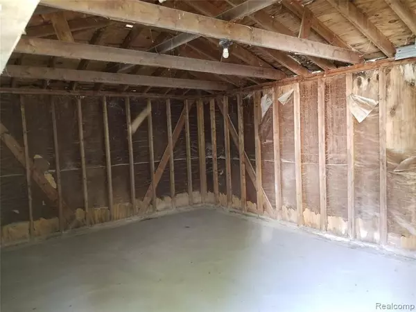 Harper Woods, MI 48225,19216 BEACONSFIELD Street