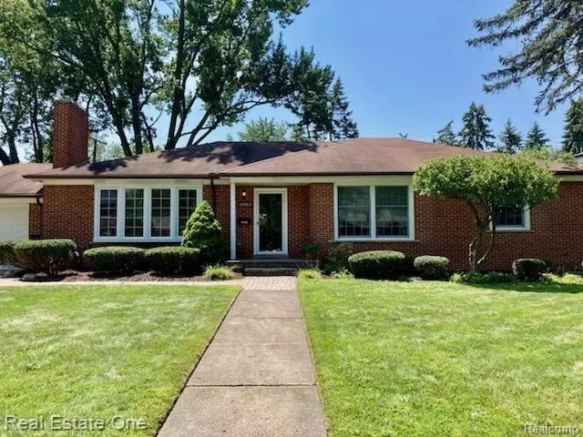 18865 HILLCREST Street, Beverly Hills, MI 48025