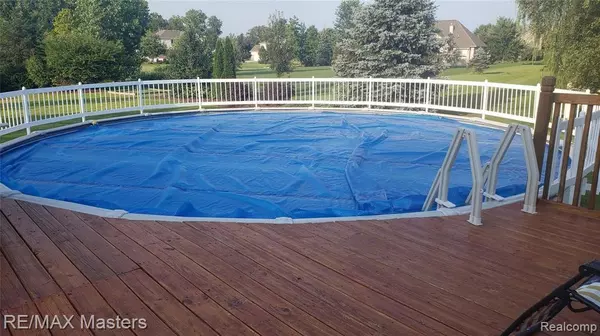 New Boston, MI 48164,35944 STREAM VIEW Drive