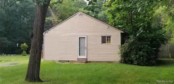 26844 SHIAWASSEE Road, Southfield, MI 48033