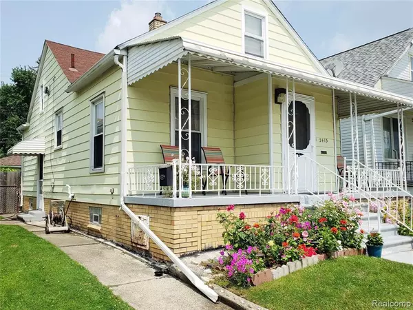 2413 BOTSFORD Street, Hamtramck, MI 48212