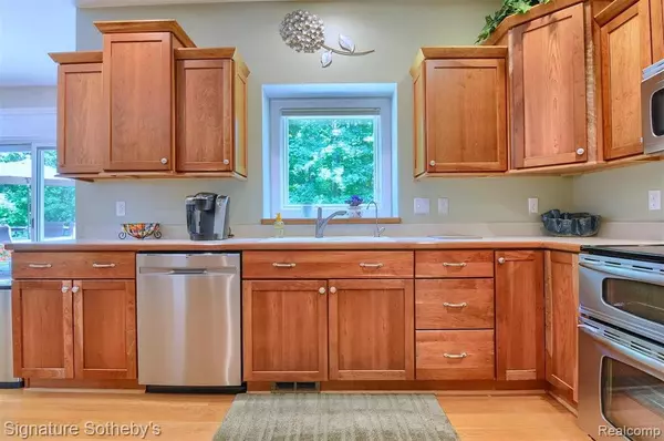 Fenton, MI 48430,12293 IVY Lane