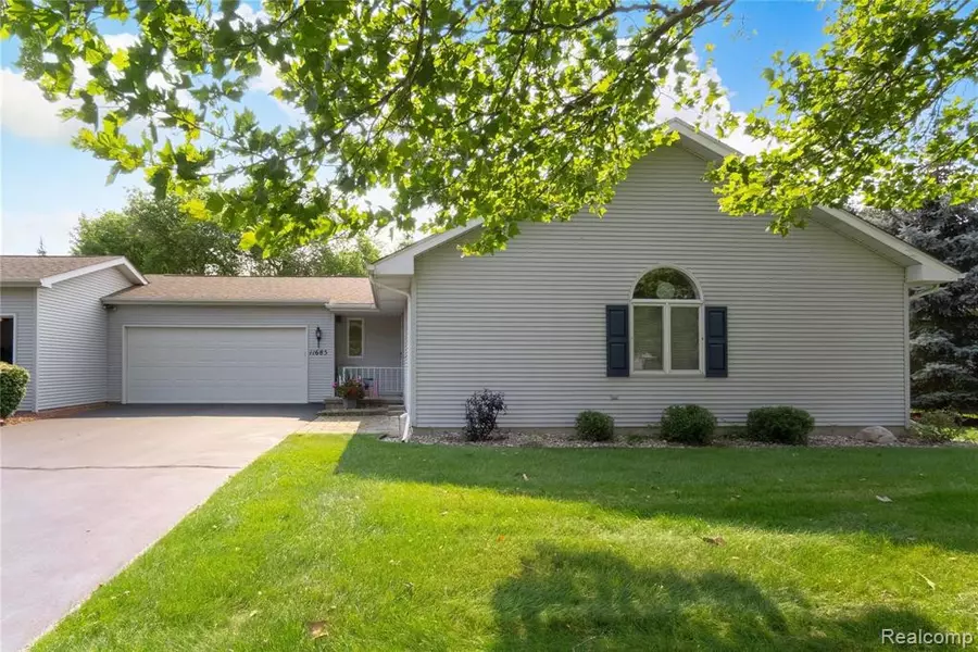 11685 HAWTHORNE GLEN Drive, Grand Blanc, MI 48439