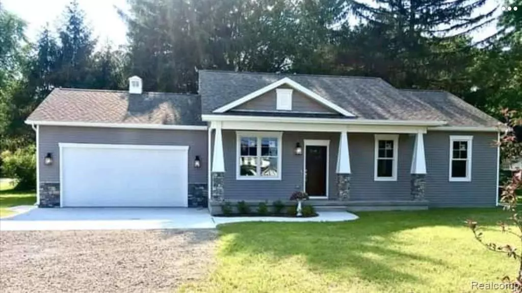 6707 Lakeshore Road, Lakeport, MI 48059