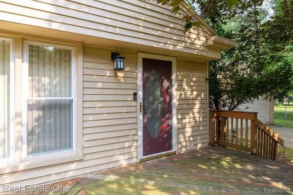 Southfield, MI 48033,22336 CARLETON Avenue