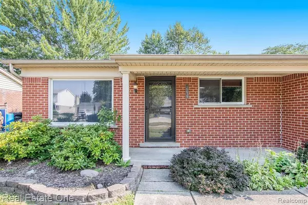 Woodhaven, MI 48183,16639 TRUWOOD Street