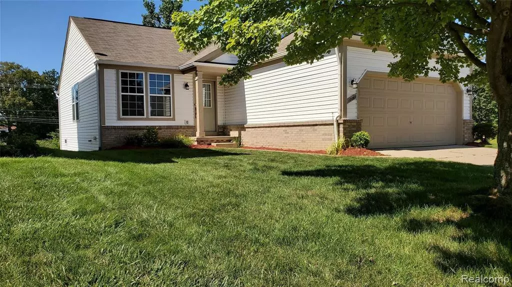 10060 POND VIEW Trail, Holly, MI 48442