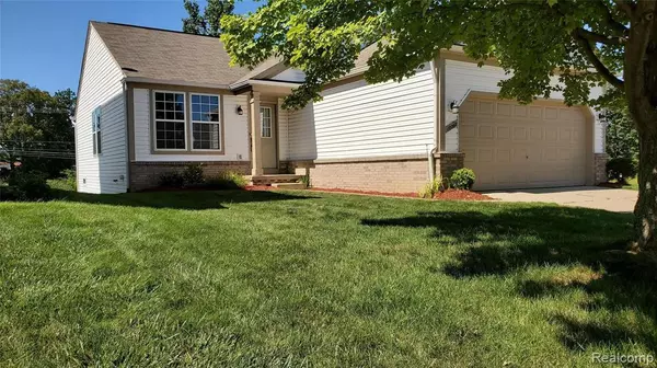 Holly, MI 48442,10060 POND VIEW Trail