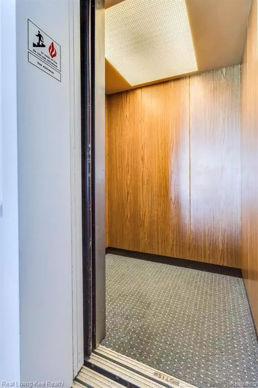 Fort Gratiot, MI 48059,4500 LAKESHORE RD APT 20