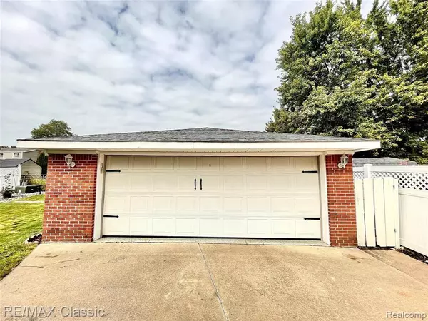Woodhaven, MI 48183,22032 ORCHARD Street
