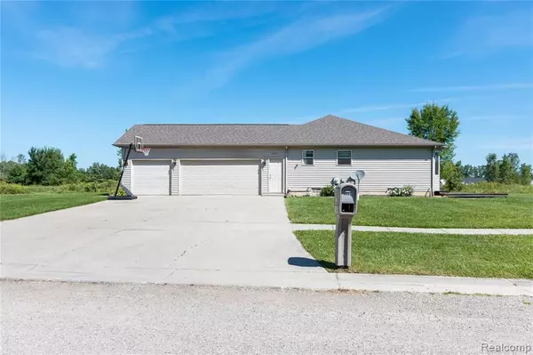 Capac, MI 48014,354 PHEASANT Drive