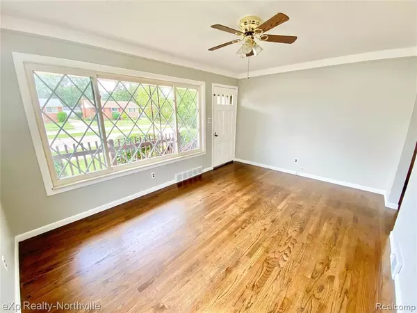 Garden City, MI,27858 MAPLEWOOD Street