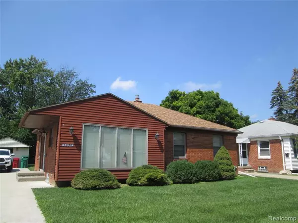 Eastpointe, MI 48021,23785 ROSALIND Avenue