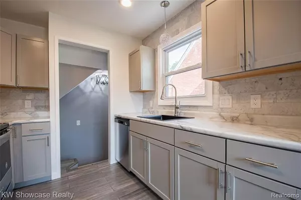 Allen Park, MI 48101,15587 BELMONT Avenue