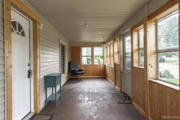 Fenton, MI 48430,322 W CAROLINE Street