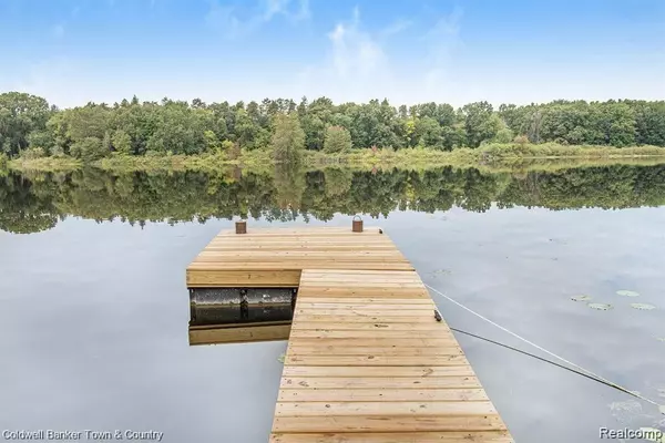 Gregory, MI 48137,284 ELLSWORTH LAKE DR