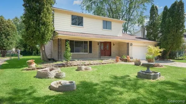 30480 SHOREHAM Street, Southfield, MI 48076