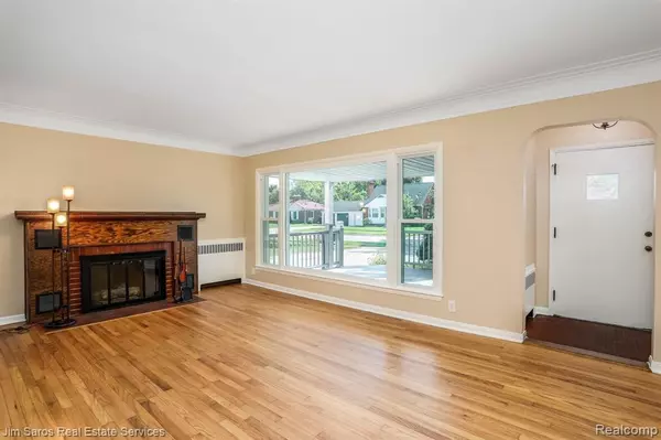 Eastpointe, MI 48021,22243 MARINE Avenue