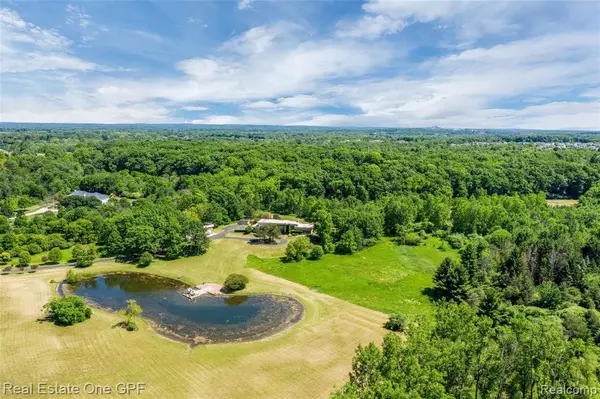 Grand Blanc, MI 48439,4494 WARWICK CIRCLE Drive