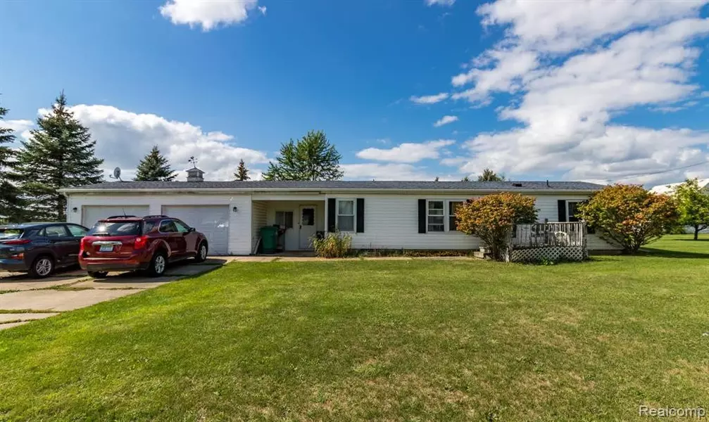 2642 LYONS Road, Owosso, MI 48867
