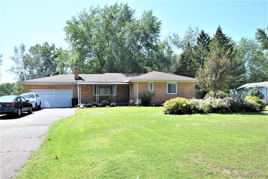 23049 KENSINGTON Street, Taylor, MI 48180