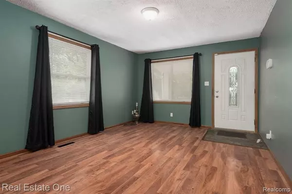 Southfield, MI 48033,21174 POINCIANA Street