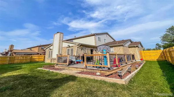 Woodhaven, MI 48183,26920 COACHLIGHT Street