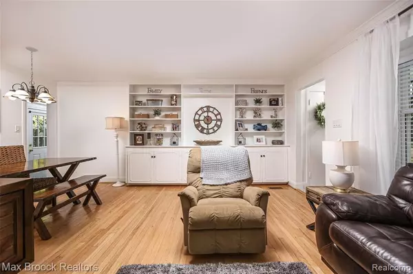 Beverly Hills, MI 48025,15672 KIRKSHIRE Avenue