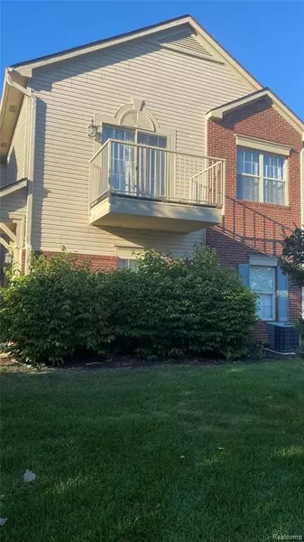 23873 GREENWOOD Drive, Flat Rock, MI 48134