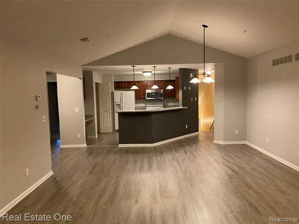Commerce Twp, MI,18203 ADRI CIRCLE S Circle