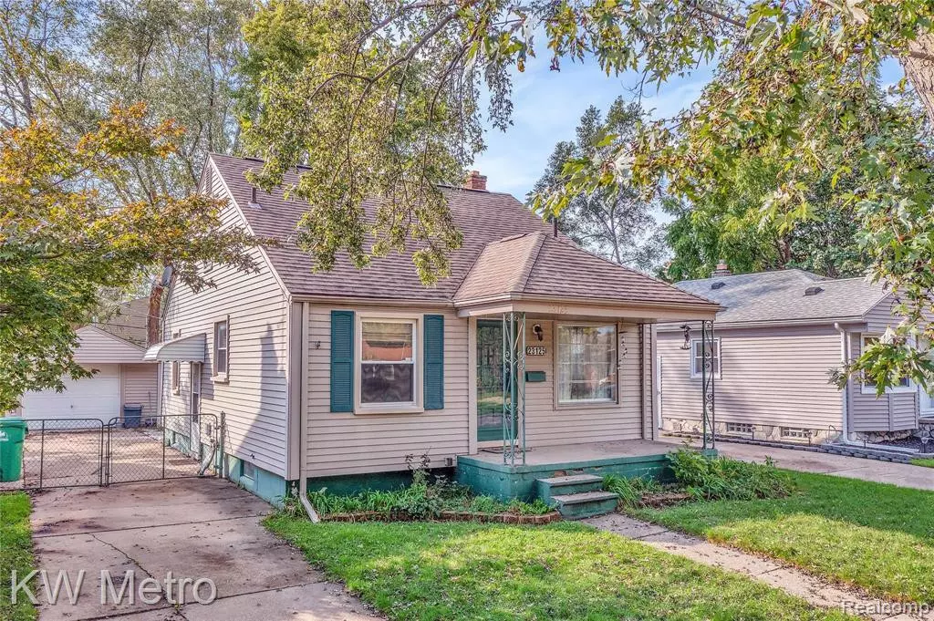 Eastpointe, MI 48021,23125 BEECHWOOD Avenue