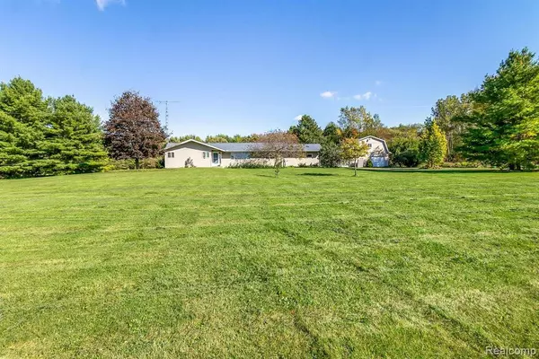 8945 BELSAY Road, Millington, MI 48746