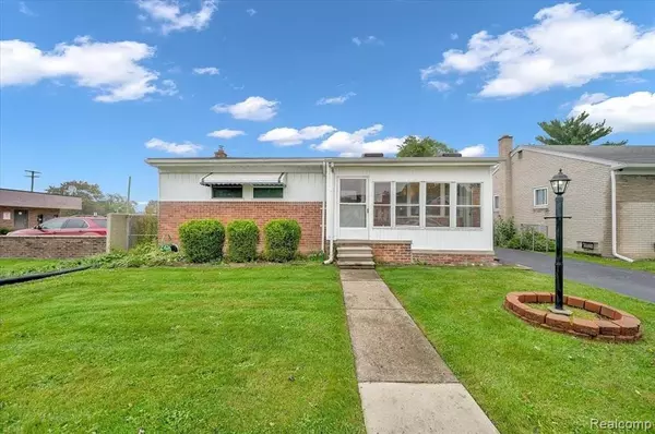 24964 JOHNSTON Avenue, Eastpointe, MI 48021