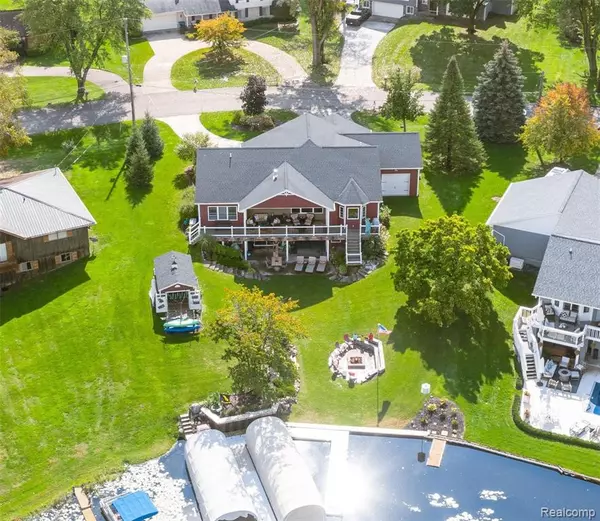 Fenton, MI 48430,1394 BLUE WATER Drive