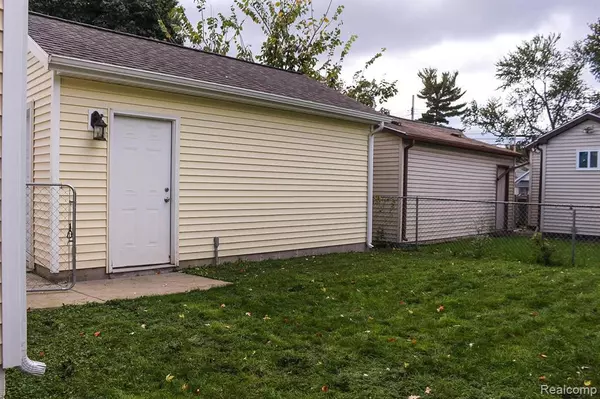 Lansing, MI 48915,737 COMFORT Street