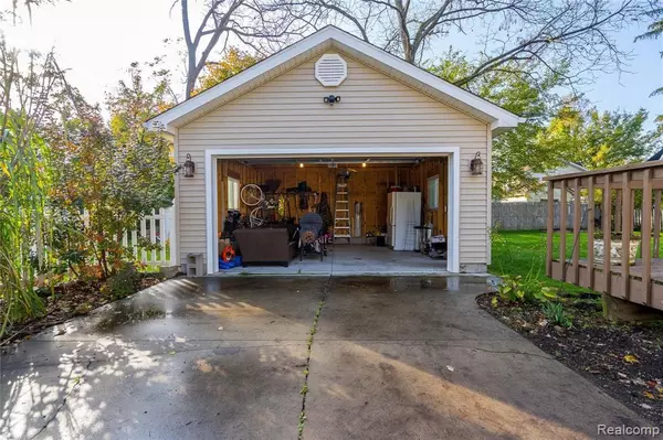 Fenton, MI 48430,628 1st st Street