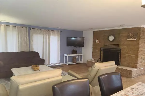 Oscoda, MI 48750,6504 N US 23