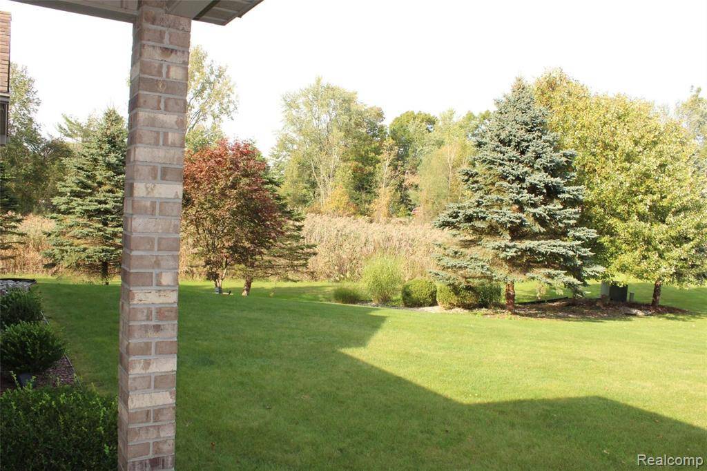Flushing, MI 48433,9117 TWIN OAKS Court
