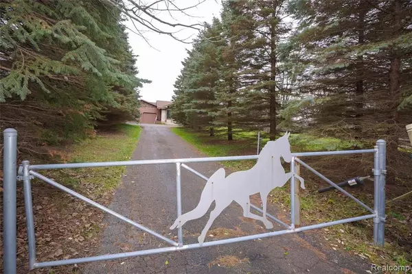 Linden, MI 48451,5235 LAHRING Road