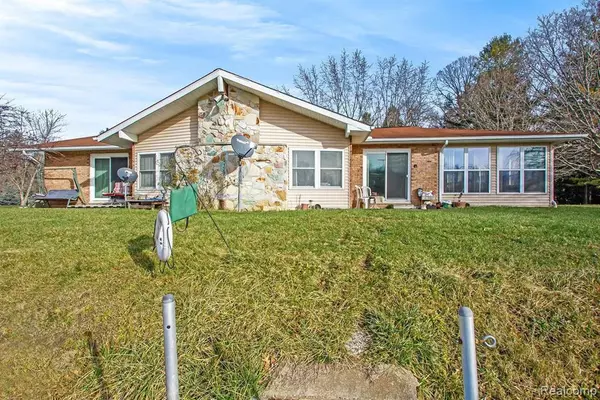 Columbiaville, MI 48421,605 W BARNES LAKE Road