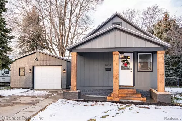 1611 CARLETON Street, Port Huron, MI 48060